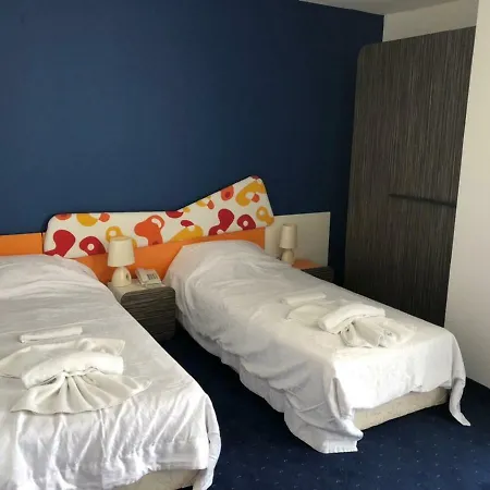 Apolonis Hotel 3*