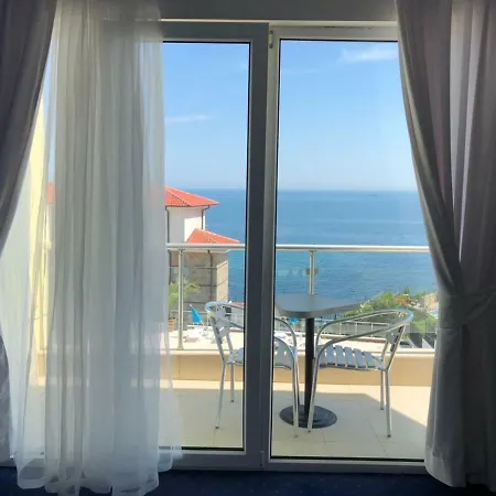 Hotel Apolonis 3*